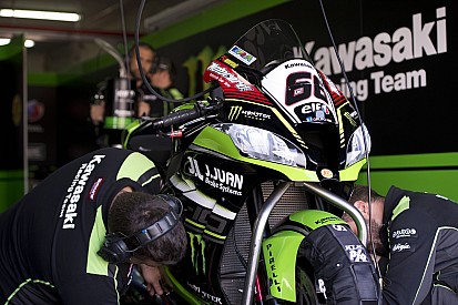 Superbike Assen: Sykes snelst in natte VT1, Van der Mark onderuit