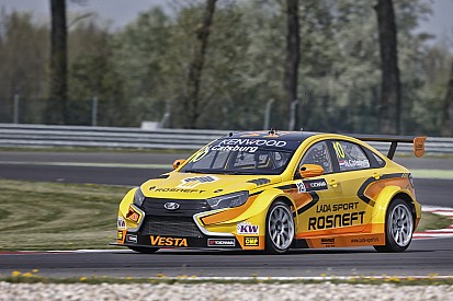 Catsburg snelste in tweede WTCC-training, Volvo sterk