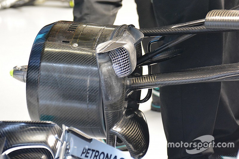Breve análisis técnico: W07, la aleta de la toma de freno del W07