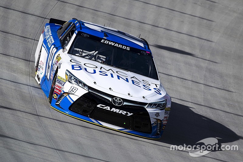 Carl Edwards centra il primo successo del 2016 a Bristol