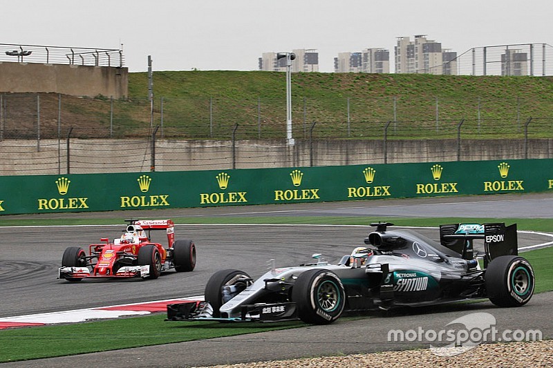 В Ferrari оценивают отставание от Mercedes в 0,1 секунды