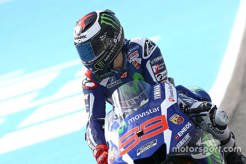 Lorenzo saca el martillo en la primera jornada del GP de España