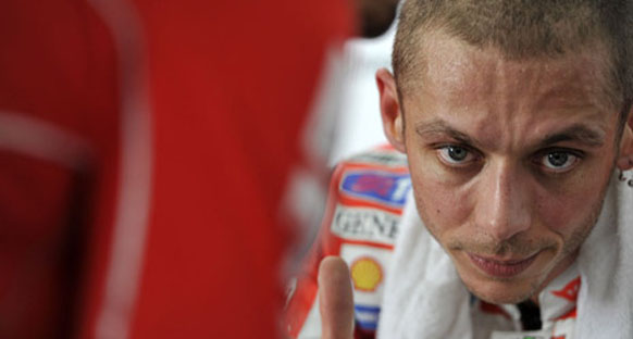 Valentino Rossi yarışa ikinci çizgiden başlamayı umuyor