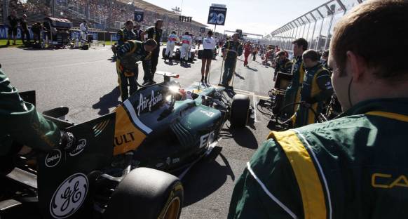 Kovalainen, Malezya GP'ine beş sıra geriden başlayacak