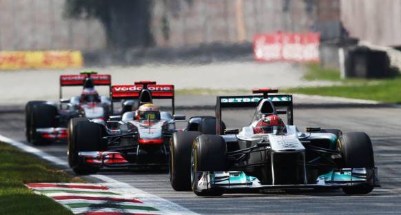 Schumi ve Nico'dan 'Tek manevra kuralı'na farklı yorum