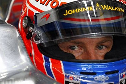 Button: Singapur sezonun en zorlu yarışı