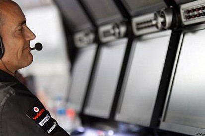 Whitmarsh: Button yarışı kazanabilirdi