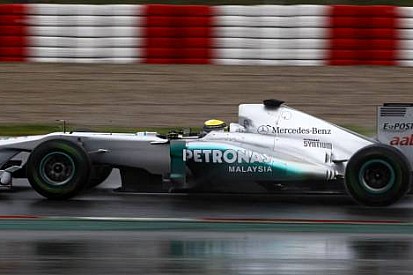 Rosberg Nurburgring'de yağmurla şansını artırmak istiyor