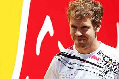 RBR Vettel'le sözleşme yenilemekte acele etmiyor