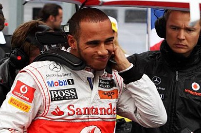 McLaren Hamilton'a kanat yetiştirme telaşında