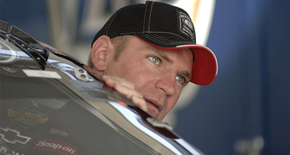 Clint Bowyer chase'e zaferle başladı