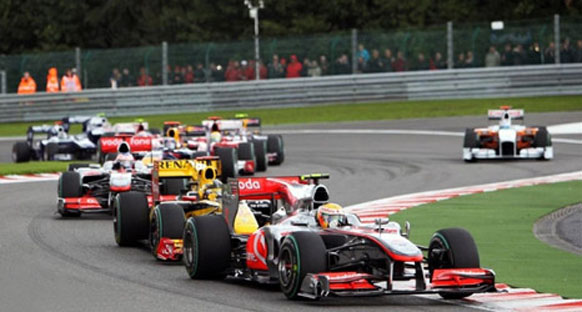 Olaylı Belçika Grand Prix'sini Hamilton kazandı