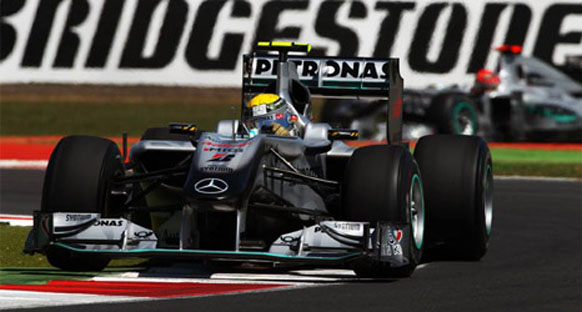 Rosberg Mercedes'teki gelişimle kendine geldi