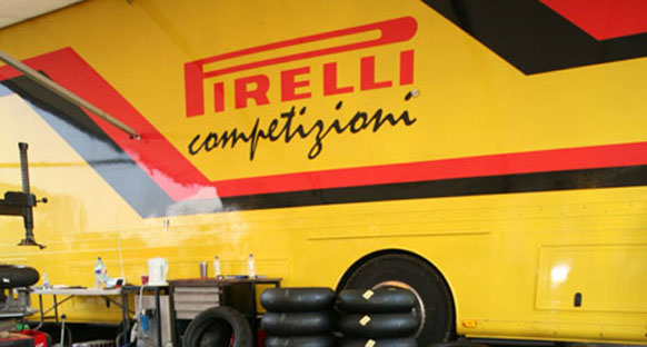 F1'in yeni lastiği Pirelli