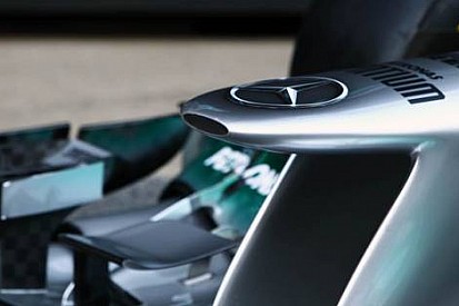 Mercedes 2010 aracı üzerinde çalışmayı durdurmadı