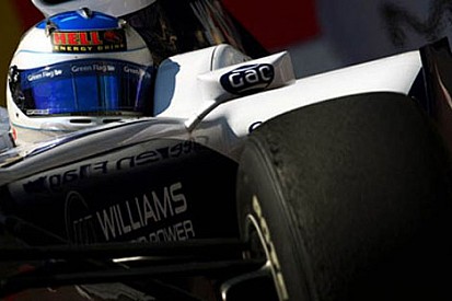 Barrichello rögar kapağı kurbanı