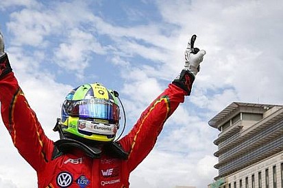 'Hamilton ve Vettel Formula E'de zorlanır'