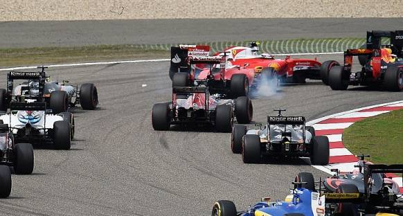 Vettel temas sonrası Kvyat’a sinirli