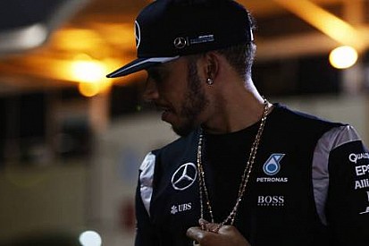 Hamilton start için endişeli
