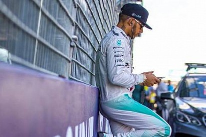 Hamilton'ın padok snaplerine yasak geldi