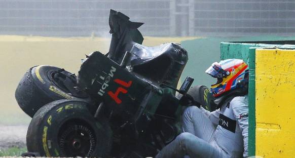 Alonso'nun kaburgalarında kırık ve Akciğerlerinde Pneumothorax var