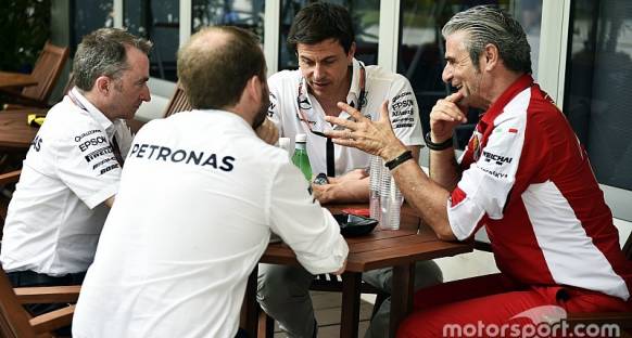 F1 üreticileri Ecclestone'un 'kartel' iddialarına karşı çıktılar