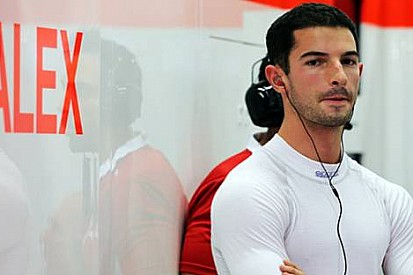 Rossi hala 2016'da Manor için yarışabileceğini düşünüyor