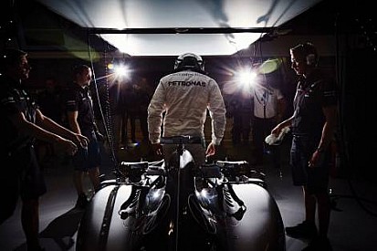 Lewis Hamilton'la 2015 şampiyonluğu üzerine soru cevap