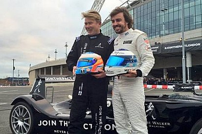Hakkinen 'Fernando Alonso F1'e ara vermemeli'