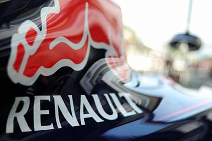 Red Bull'un 'markasız' motor çözümünde son karar Ghosn'a ait