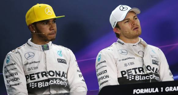Hamilton Rosberg'in pole pozisyonunu kazanmasından endişe duymuyor