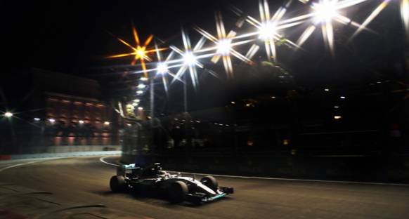 'Ferrari ve Red Bull, Singapur'da Gerçekten Tehlikeliler'