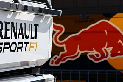 Red Bull Renault'a baskısını sürdürüyor