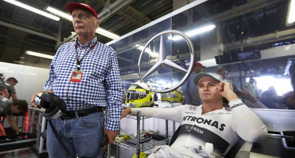 Lauda: Rosberg, Hamilton'ın momentumunu kırmalı