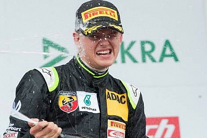 Mick Schumacher ilk zaferini kazandı