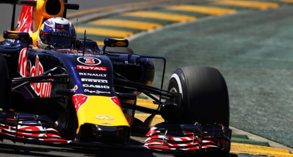Red Bull Malezya'da, test ayarlarına geri döndü
