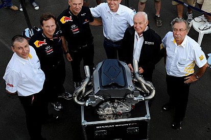 Red Bull отримає останні мотори Renault