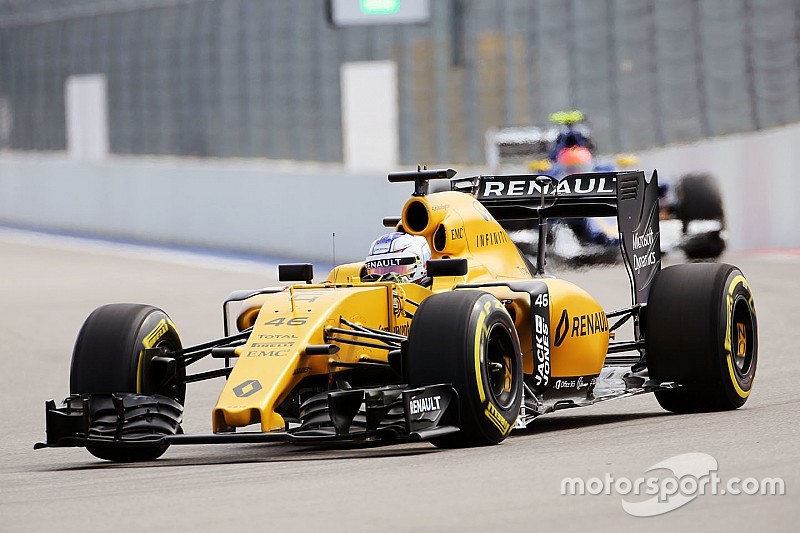 Sirotkin in actie verwacht tijdens tests in Barcelona en Silverstone