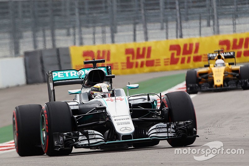Reprimenda para Hamilton por el incidente en clasificación