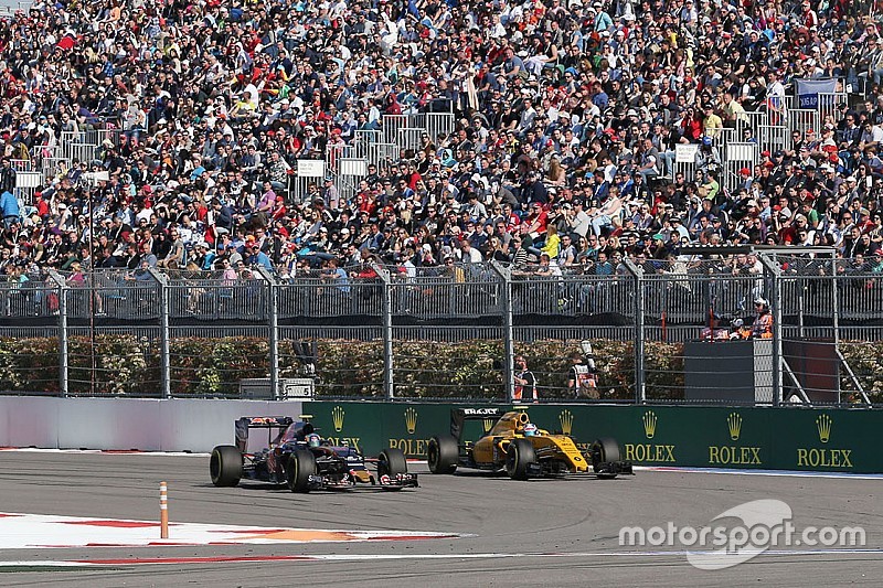 Sainz baalt van 'onnodige penalty'