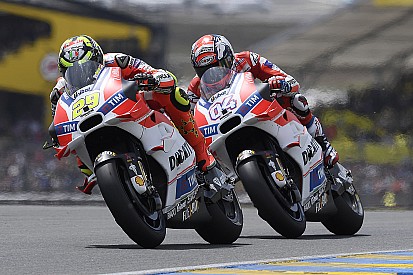 Ducati stelt beslissing over teamgenoot Lorenzo uit