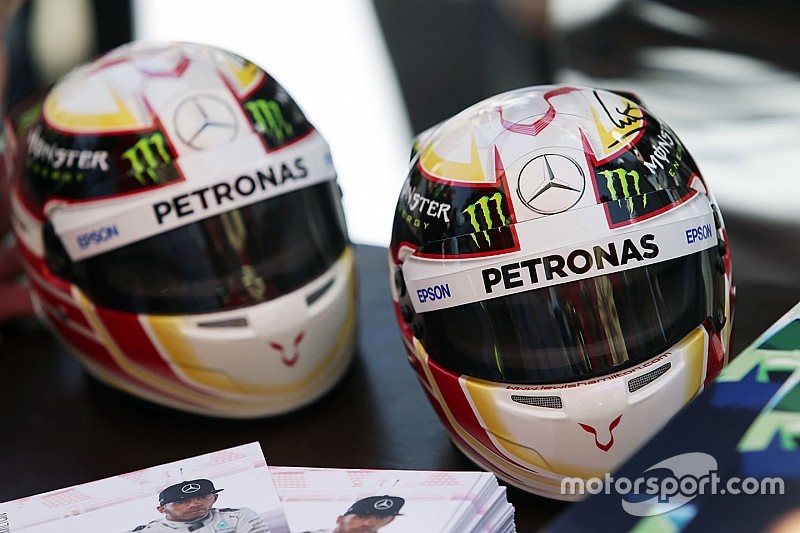 La F1 retrasa hasta Mónaco la prohibición de lanzar los tear-off a la pista