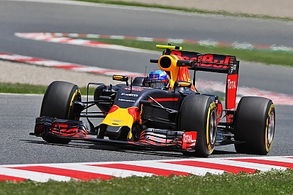 Verstappen klokt fraaie vierde tijd in laatste training Barcelona