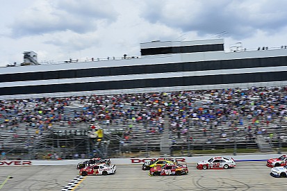 Erik Jones triunfa en Monster Mile: Daniel Suárez en noveno