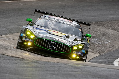 24h Nürburgring: Vierfachführung für Mercedes zur Rennhälfte
