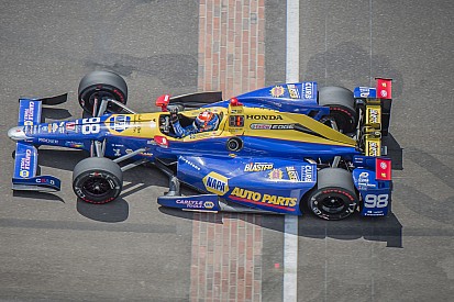 Rossi dolblij met sensationele Indy500-zege: "Emotionele achtbaan"