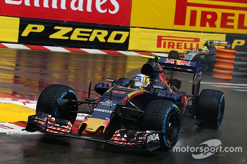 Сайнс жаліється на недостатньо швидкі піст-стопи Toro Rosso