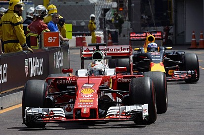 WOW: Vettel berepült az első helyre a harmadik edzésen Hamilton és Rosberg előtt