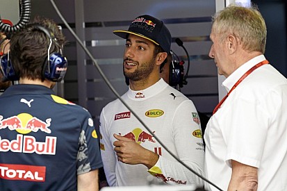 Ricciardo agyonverte a mezőnyt Monacóban és megszerezte a pole-t a két Mercedes előtt: Verstappen KO