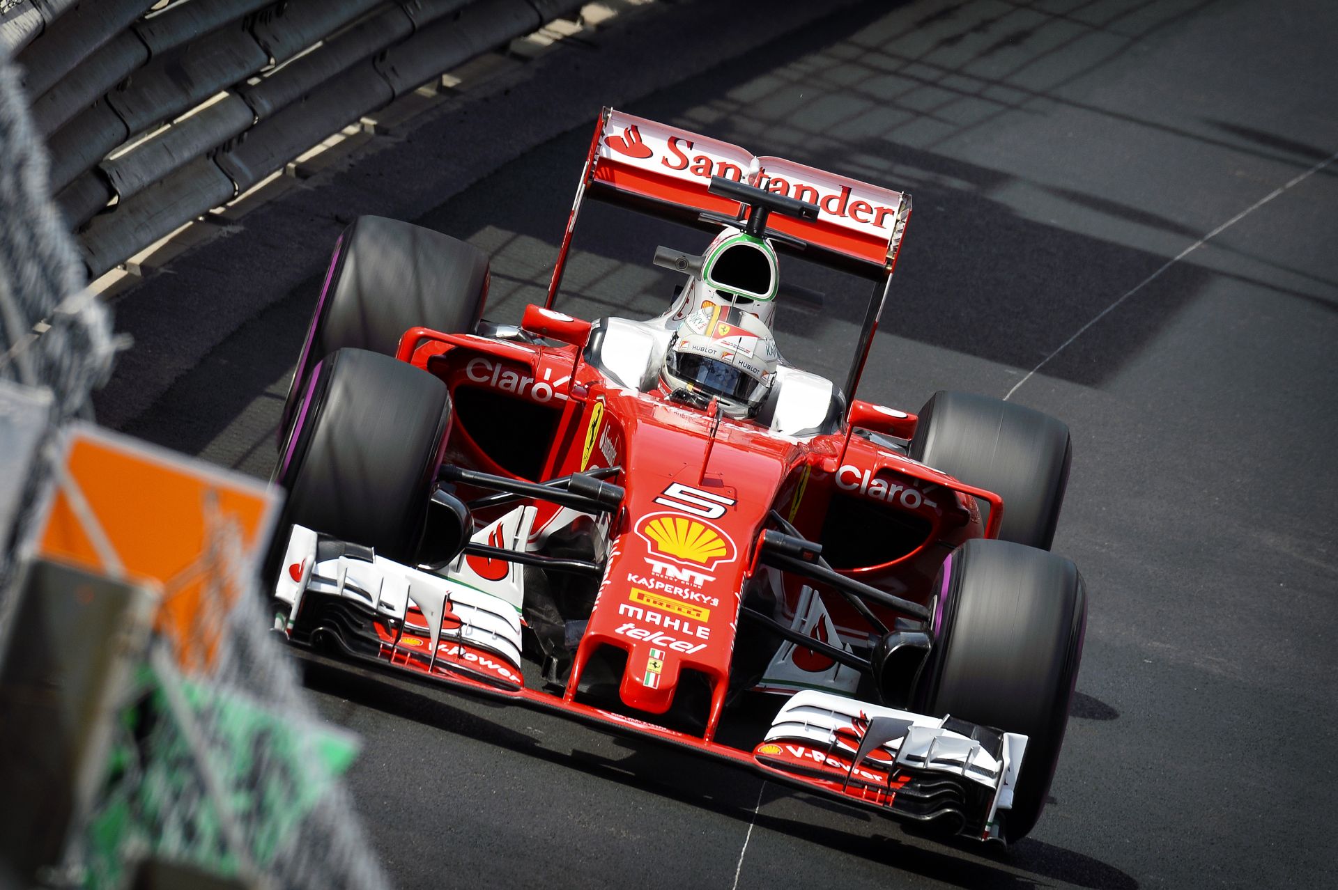 Vettel: A Ferrari gyors, szóval jobb munkát is végezhettünk volna! Kár érte...